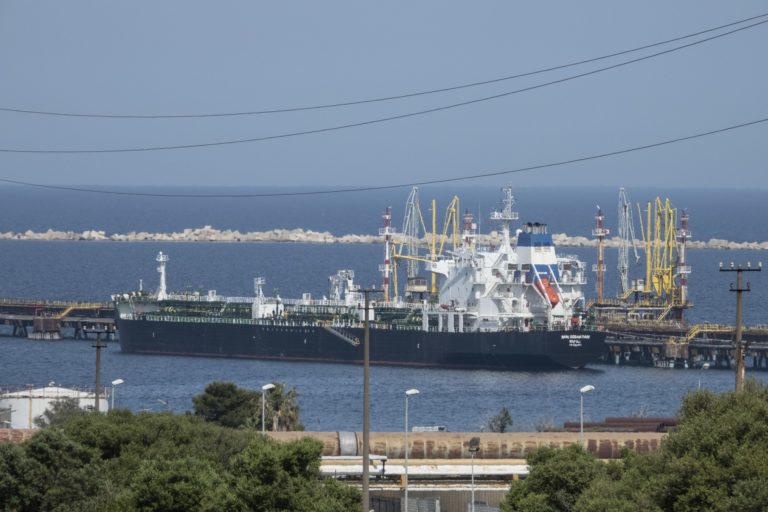 ΗΠΑ: Από 5 Δεκεμβρίου, η επιβολή ανώτατης τιμής στα ναυτιλιακά φορτία ρωσικού πετρελαίου – Τι θα εξαιρεθεί