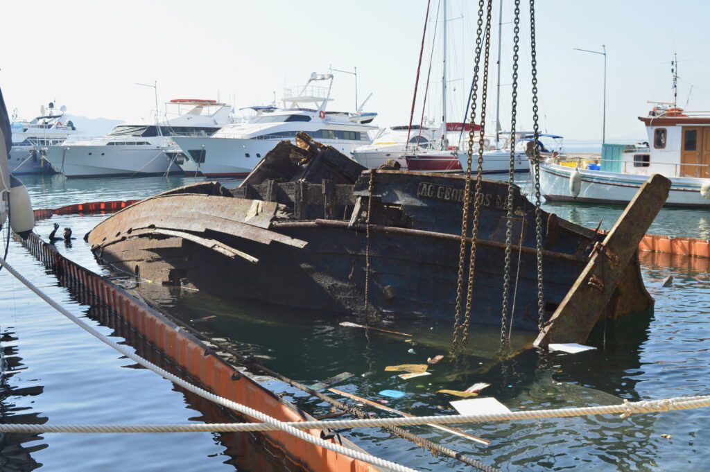 Αναβαθμίζεται το θαλάσσιο περιβάλλον στην Ελευσίνα