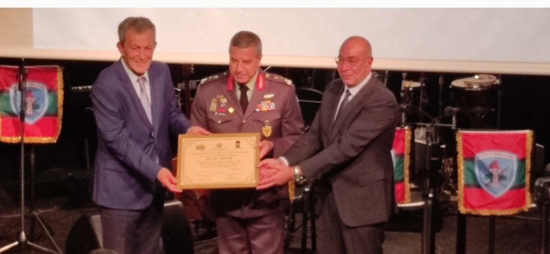 Ανακήρυξαν επίτιμο δημότη της Σάμου τον αρχηγό ΓΕΣ Χ. Λαλούση
