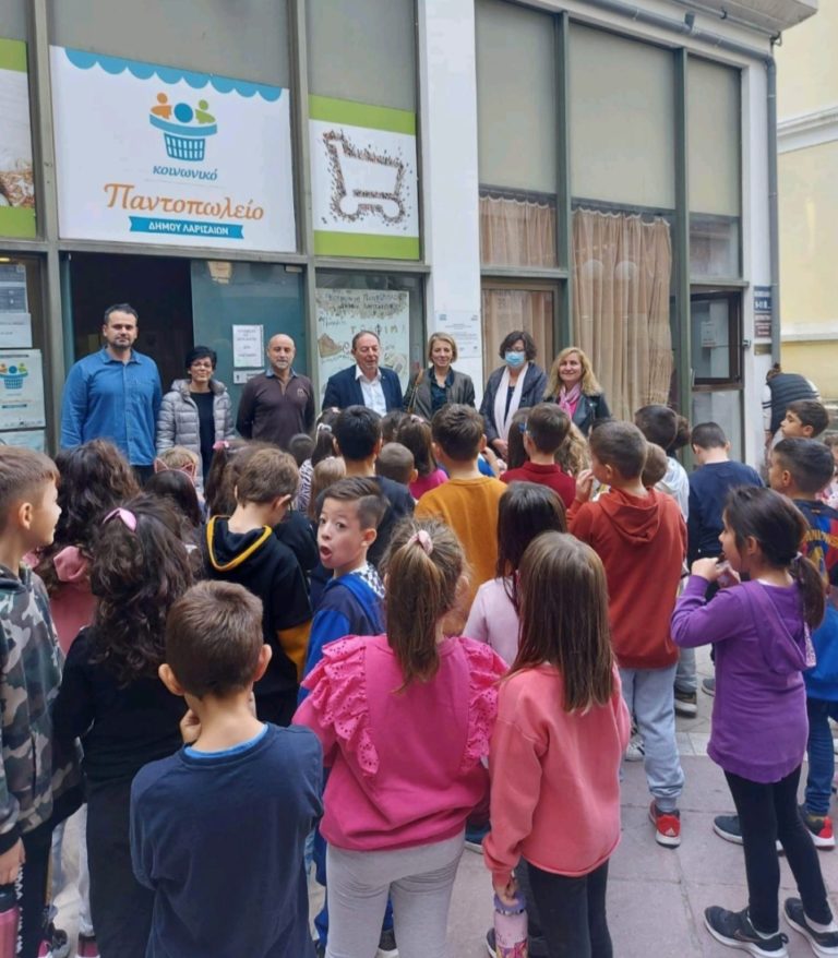 Σ.Βούλγαρης: Συγκινητική η προσφορά των μαθητών στο Κοινωνικό Παντοπωλείο – κάλεσμα εν όψει Χριστουγέννων