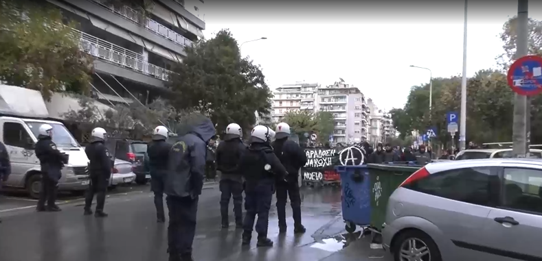 Θεσσαλονίκη: Οκτώ προσαγωγές και τέσσερις συλλήψεις κατά την επιχείρηση εκκένωσης κατάληψης στο κέντρο της πόλης