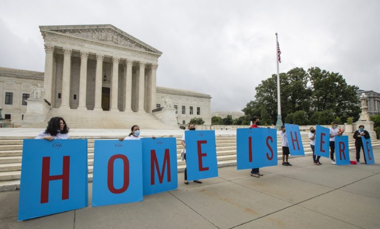 ΗΠΑ: Το Ανώτατο Δικαστήριο παραμένει «δύσπιστο» στην μεταναστευτική πολιτική του Τζ. Μπάιντεν