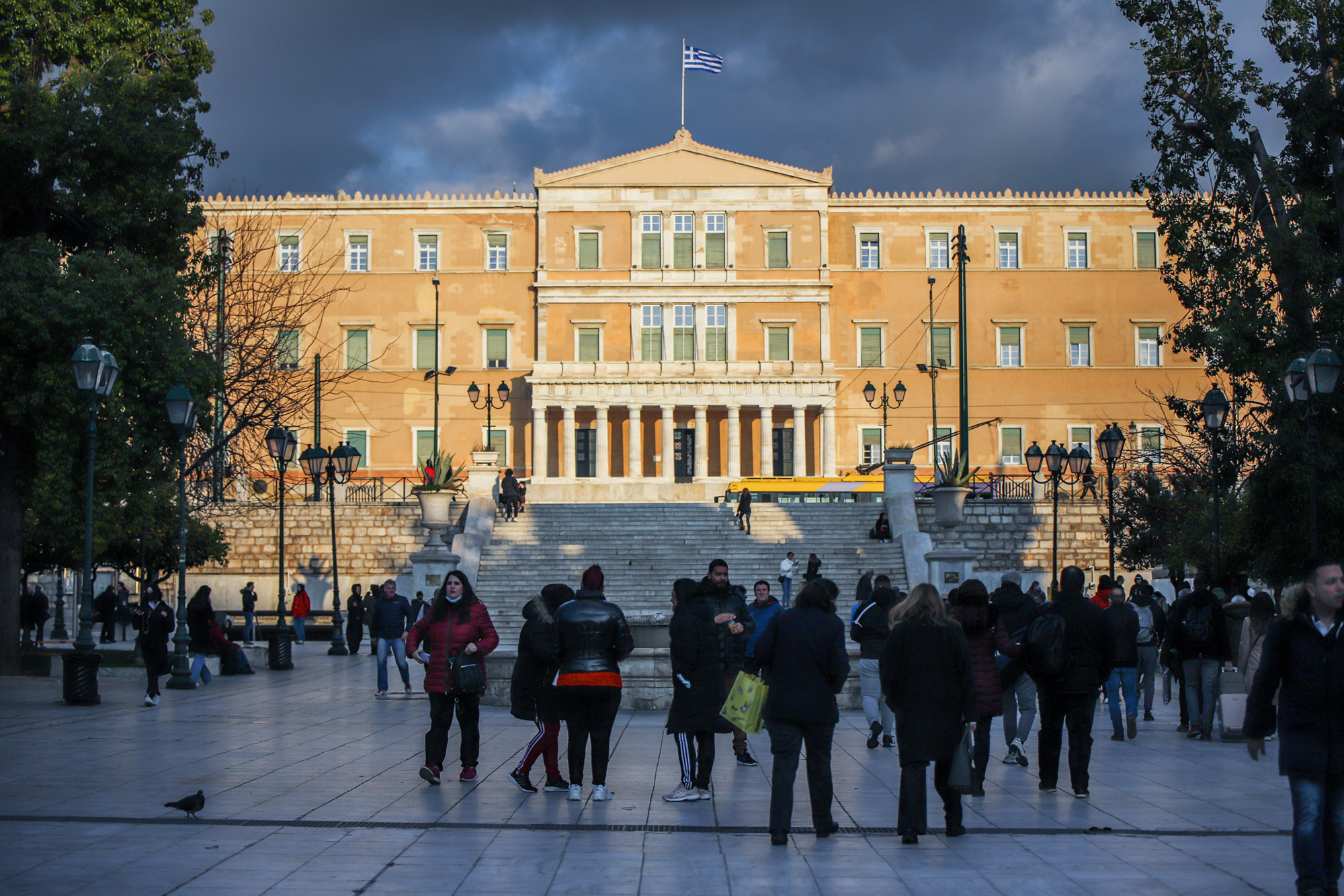 «Άρωμα εκλογών» — Διαρκής ανταλλαγή πυρών κυβέρνησης – αντιπολίτευσης