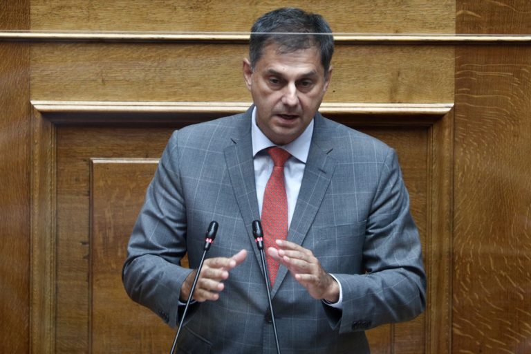 Χ. Θεοχάρης στο Πρώτο: Το βάρος της απόδειξης είναι 100% του δημοσιογράφου – Πολύ βαριά η κατηγορία απέναντι στον πρωθυπουργό (audio)