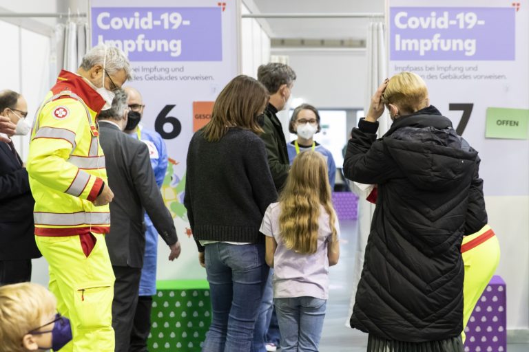 Αυστρία: Εμβολιασμός με παλιά εμβόλια για τα νέα στελέχη του κορονοϊού