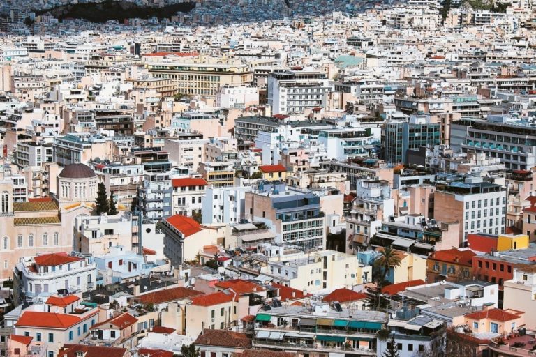 Ο Σύνδεσμος Βραχυχρόνιας Μίσθωσης κατά του Δήμου Αθηναίων για την καταβολή τέλους παρεπιδημούντων