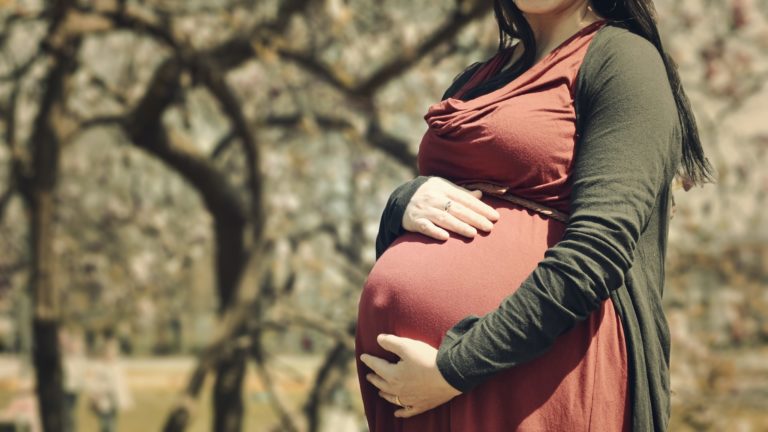 Ενδοοικογενειακή βία στην εγκυμοσύνη: Ο υποστηρικτικός ρόλος της μαίας και του μαιευτή