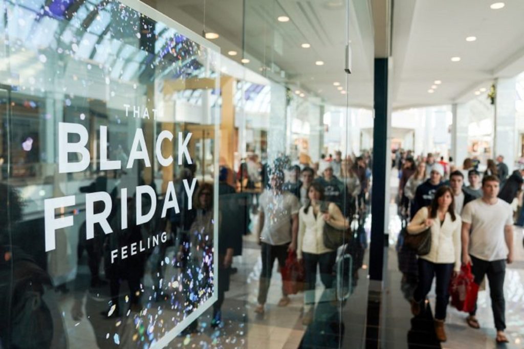 Black Friday: Ξεκίνησαν οι εκπτώσεις και οι προσφορές – Συμβουλές στους καταναλωτές από τον ΕΣΑ (video)