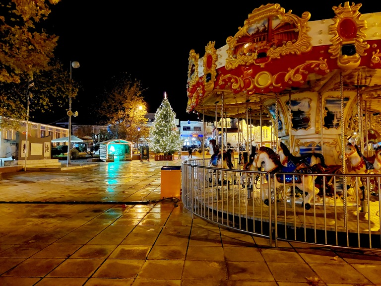 Σε Χριστουγεννιάτικο κλίμα η Ελασσόνα – Οι εκδηλώσεις του δήμου