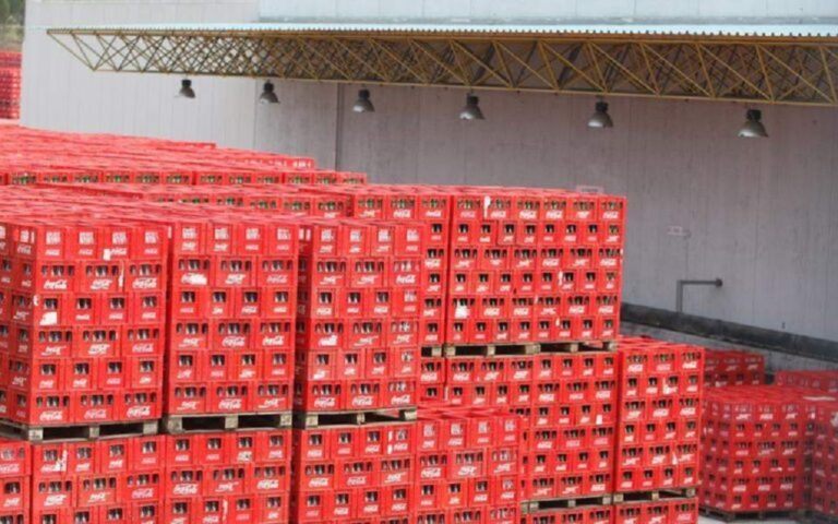 Πρόστιμο «μαμούθ» στην COCA-COLA από την Επιτροπή Ανταγωνισμού – Τι απαντά η εταιρεία