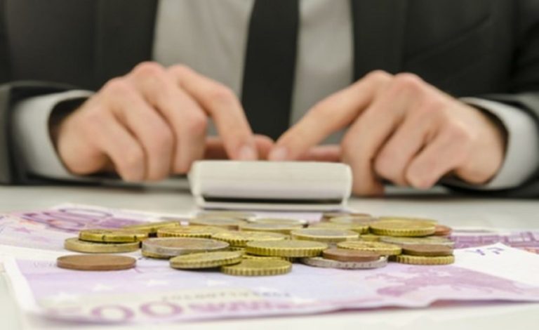Οφειλές ασφαλιστικών εισφορών και συνταξιοδότηση – Τι πρέπει να γνωρίζει ο αυτοαπασχολούμενος