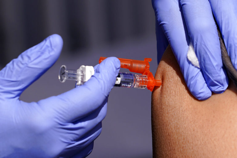 Ανοίγει η πλατφόρμα για εμβολιασμό βρεφών και παιδιών – Από την επόμενη εβδομάδα οι εμβολιασμοί