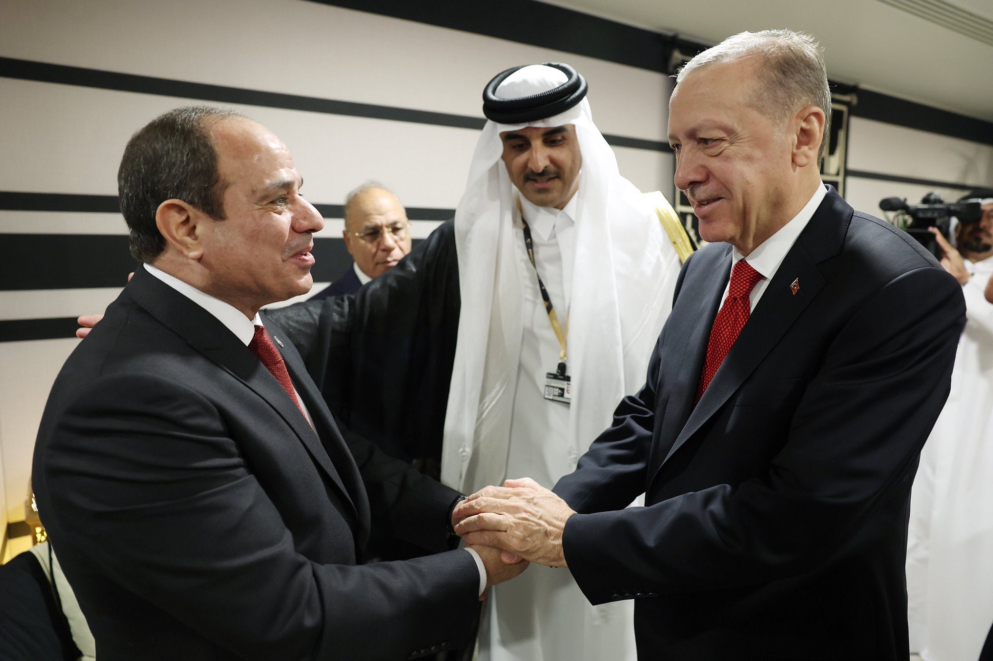 Πρώτη συνάντηση Ερντογάν με τον Σίσι της Αιγύπτου – Διαμεσολαβητής ο Εμίρης του Κατάρ