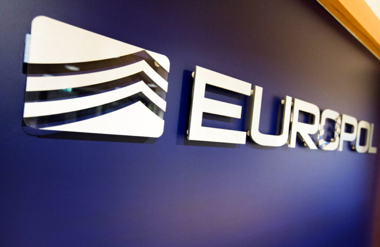 Europol: 382 συλλήψεις κατά των διακινητών που χρησιμοποιούν τη βαλκανική οδό