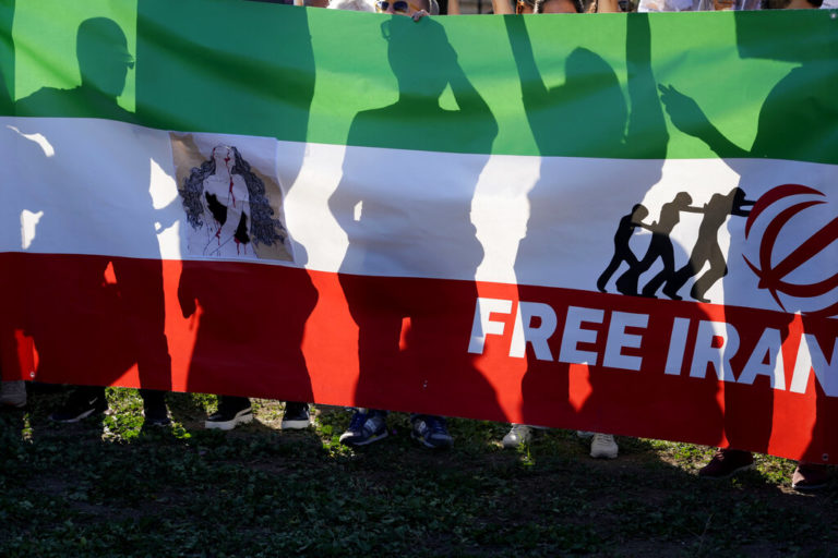 ΗΠΑ: «Θα απελευθερώσουμε το Ιράν», δήλωσε ο Μπάιντεν σε προεκλογική συγκέντρωση – Ουδέν σχόλιο από το Συμβούλιο Εθνικής Ασφάλειας