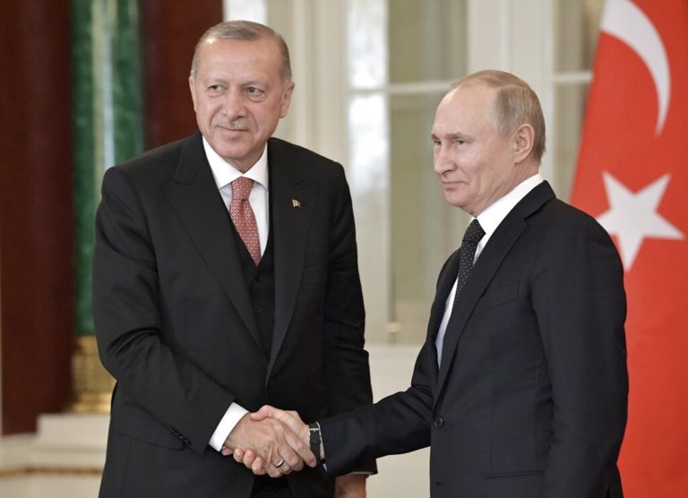 Σιτηρά και φυσικό αέριο στην επικοινωνία Πούτιν – Ερντογάν