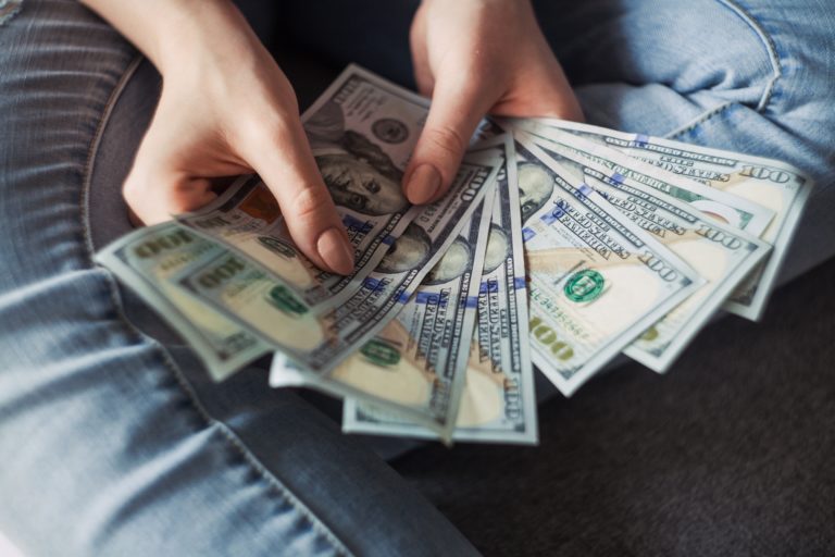ΗΠΑ: Αυξήθηκε το ΑΕΠ κατά 2,9% σε ετήσια βάση κατά το τρίτο τρίμηνο του έτους