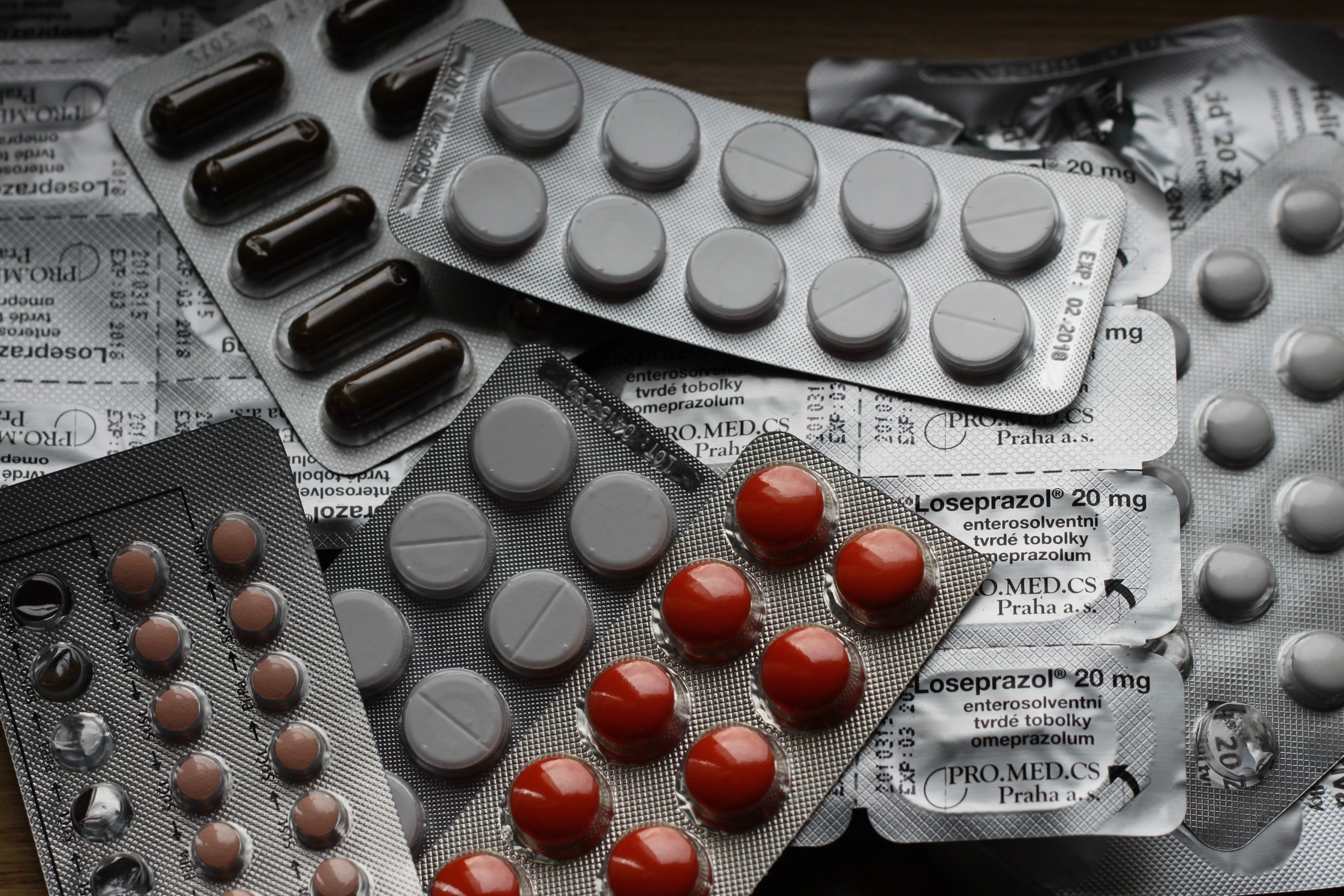 Μεγάλες ελλείψεις φαρμάκων – Άδειασαν τα ράφια των φαρμακείων