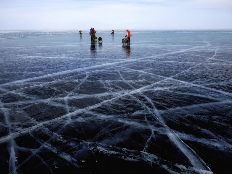 ΗΠΑ: Διάσωση 200 ψαράδων που εγκλωβίστηκαν σε ένα κομμάτι πάγου μέσα σε λίμνη