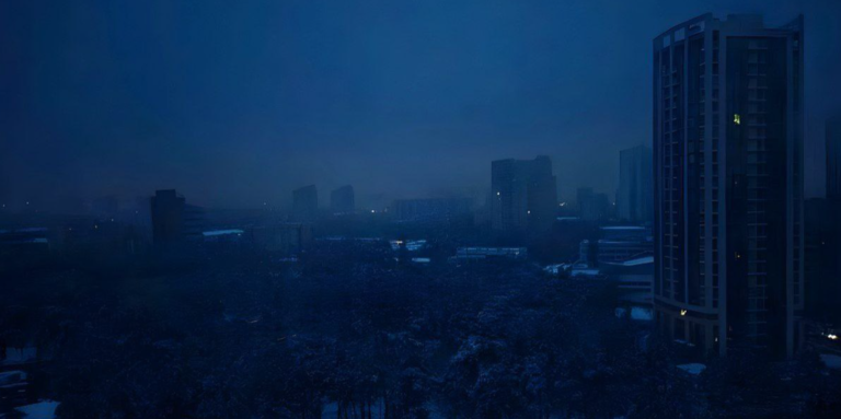 Κίεβο: Μία πρωτεύουσα τυλιγμένη στο σκοτάδι – Τρεις νεκροί μετά τα ρωσικά πλήγματα