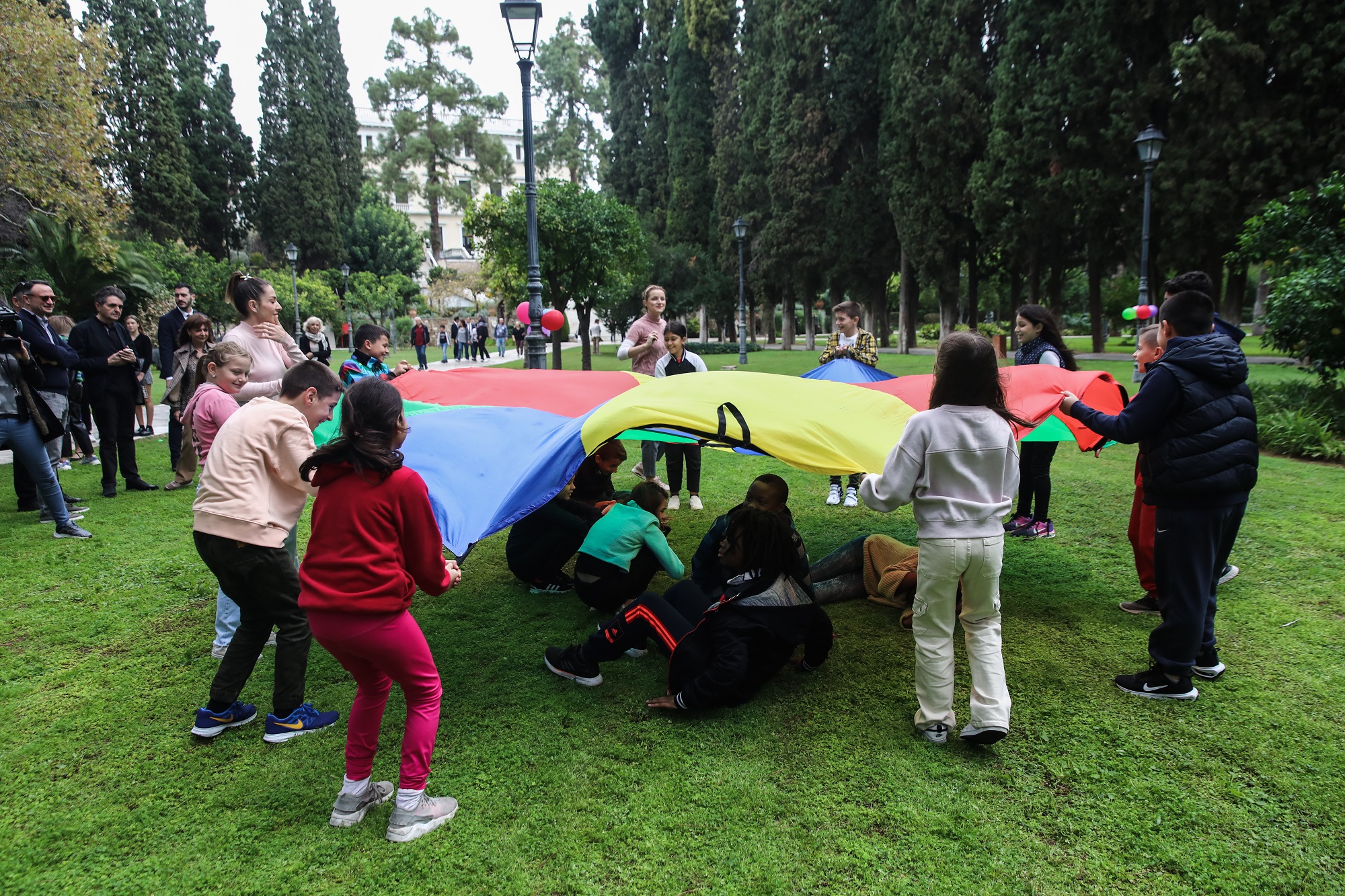 Μεγάλη γιορτή για τα παιδιά στον κήπο του Προεδρικού Μεγάρου – Κ. Σακελλαροπούλου: Το καλύτερο αύριο αυτού του κόσμου