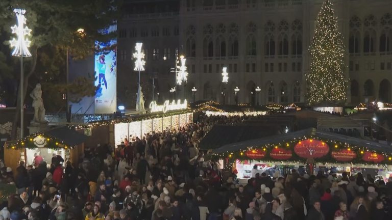 Λάμψη Χριστουγέννων σε μεγάλες ευρωπαϊκές πόλεις