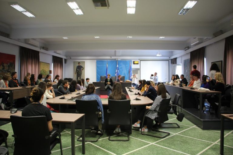 Υποδοχή μαθητών και εκπαιδευτικών του προγράμματος ERASMUS στο Δημαρχείο και τη Δημοτική Βιβλιοθήκη Χανίων