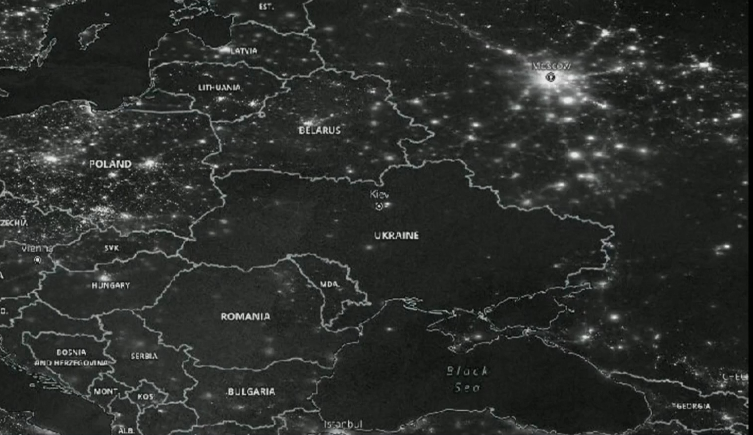Χωρίς ρεύμα και νερό η μισή Ουκρανία – Δορυφορικές εικόνες δείχνουν το μέγεθος της συσκότισης