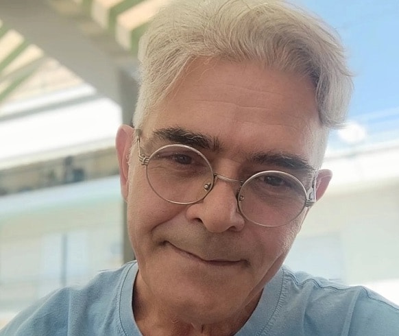 Πέθανε σε ηλικία 54 ετών ο δημοσιογράφος Ανδρέας Καρακώστας