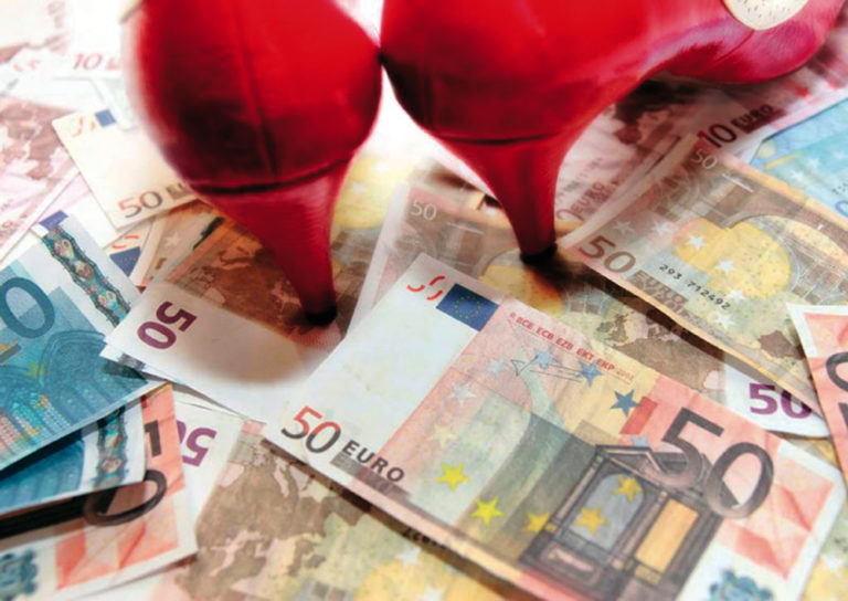 Θεσσαλονίκη: 42χρονη κατηγορείται ότι εκβίαζε 52χρονο με τον οποίο διατηρούσε εξωσυζυγική σχέση