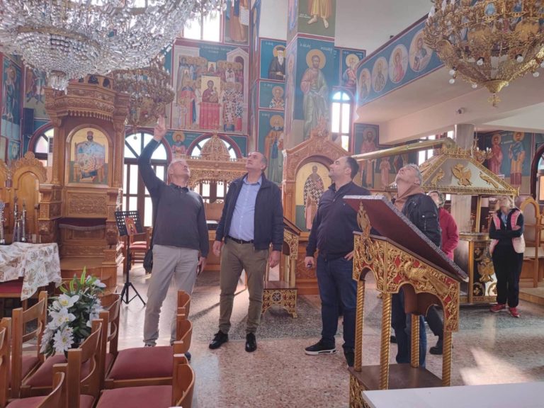 Κλιμάκιο του Υπουργείου Υποδομών στις πληγείσες από τον σεισμό εκκλησίες του Τυρνάβου