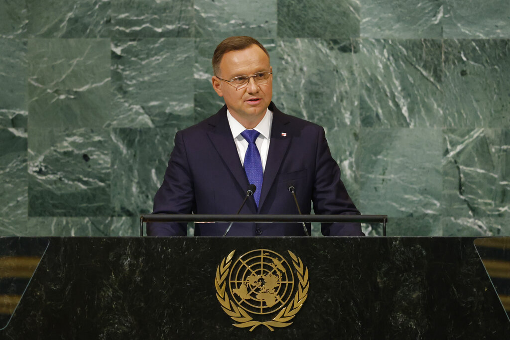 Τηλεφωνική φάρσα στον Πολωνό Πρόεδρο: Ρώσοι προσποιήθηκαν τον Μακρόν, το βράδυ που έπεσε ο πύραυλος