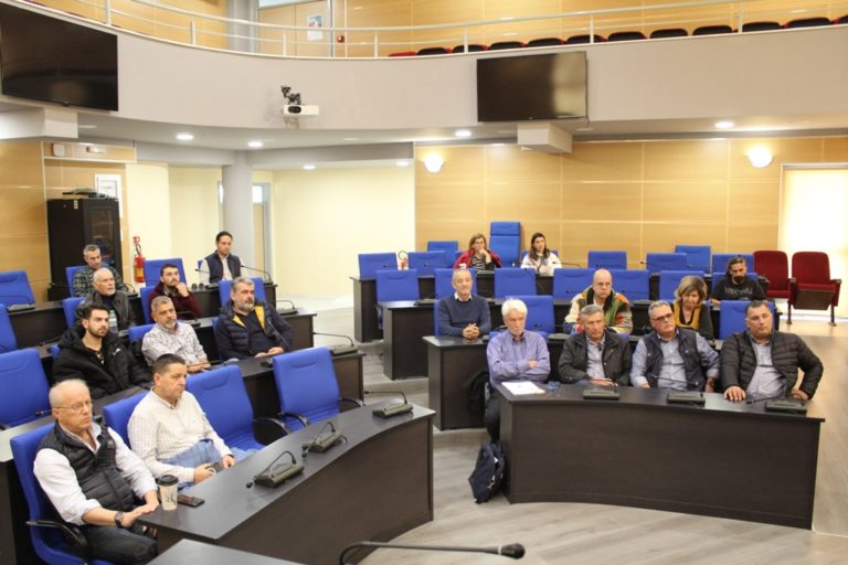 Συνάντηση εργασίας μεταξύ Περιφέρειας και Λαρισαίων οινοπαραγωγών για τους Δρόμους του Κρασιού στη Θεσσαλία