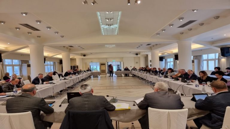 Επαναφορά των μειωμένων συντελεστών ΦΠΑ και τομεακά έργα κλίμακας ζητά το Περιφερειακό Συμβούλιο Νοτίου Αιγαίου