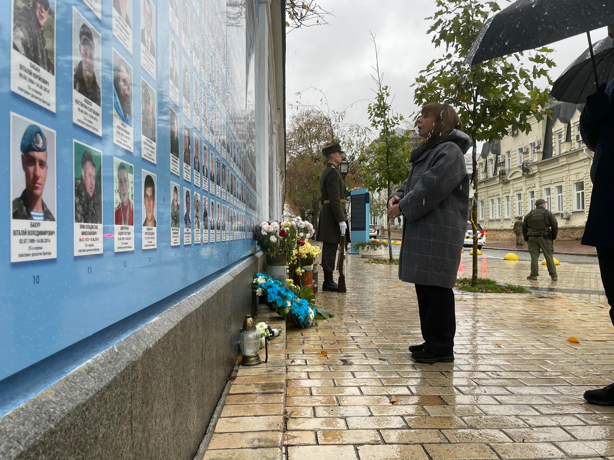 Στην Ουκρανία η ΠτΔ: Δάκρυσε η Κατερίνα Σακελλαροπούλου από τα δεινά του πολέμου (εικόνες)