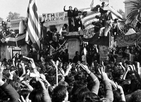 Ε.Κ. Βόρειας Δωδεκανήσου: “Τιμάμε τη λαϊκή εξέγερση του Πολυτεχνείου” – Συγκέντρωση έξω από το Ιπποκράτειο Λυκείο Κω.