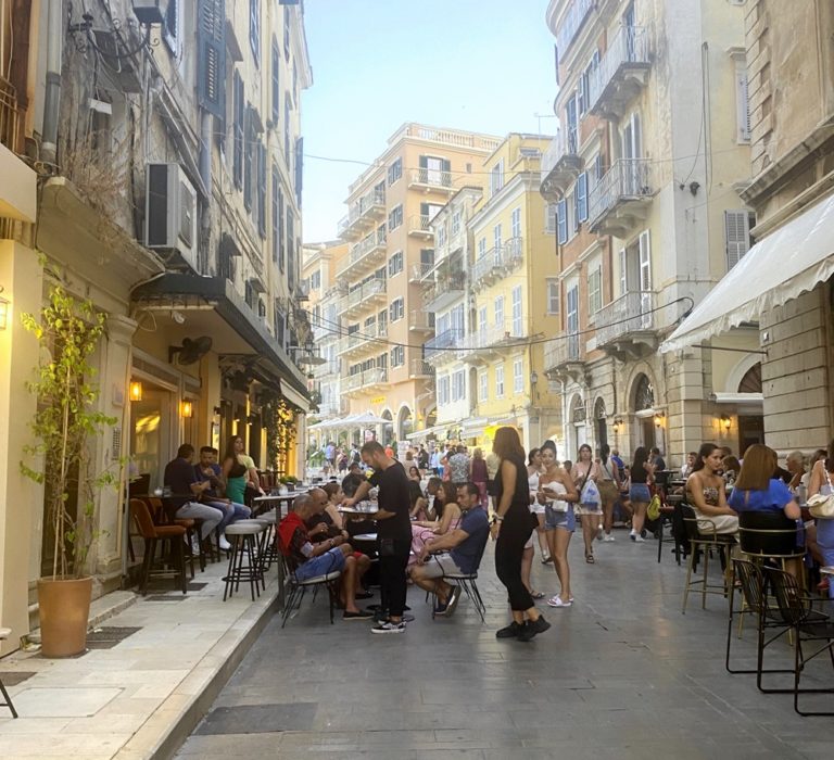 ΠΑΣΟΚ-ΚΙΝΑΛ: Κοινή δήλωση των βουλευτών Κρήτης για τα προβλήματα των εργαζομένων στο τουρισμό