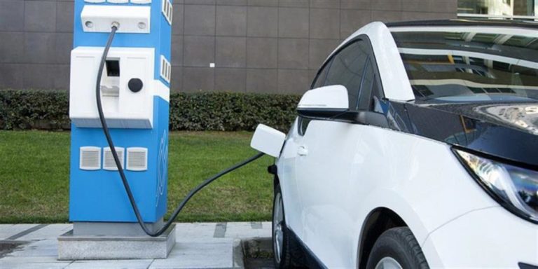 Η Ισπανία εντάσσεται στην παγκόσμια συμμαχία για τα νέα αυτοκίνητα με μηδενικές εκπομπές ρύπων έως το 2040
