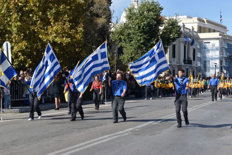 Λέσβος: Με λαμπρότητα τα “Ελευθέρια” της Μυτιλήνης (βίντεο)