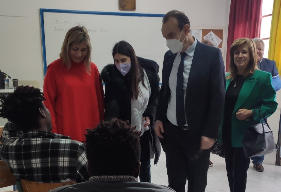 Βόλος: Στην τάξη υποδοχής προσφύγων του 5ου ΓΕΛ, υφυπουργός και Γ.Γ. του Υπουργείου Παιδείας
