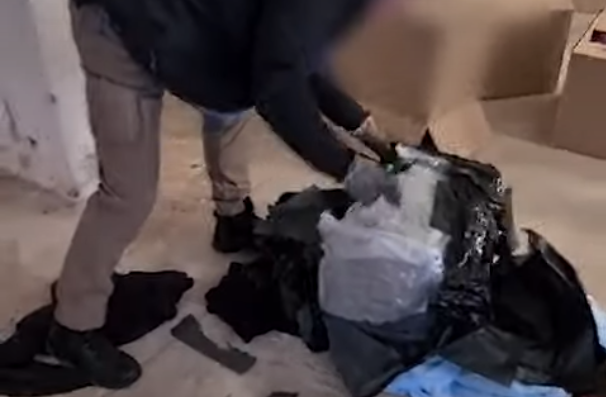 Εξαρθρώθηκε εγκληματική οργάνωση που διακινούσε ναρκωτικά στην Αθήνα – Κατασχέθηκαν 115 κιλά κάνναβης (video)