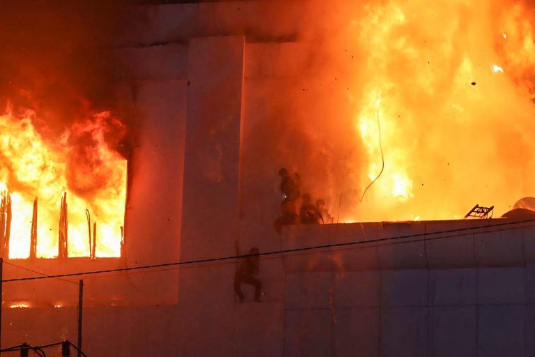 Τους 19 έφτασαν οι νεκροί από την πυρκαγιά σε ξενοδοχείο-καζίνο στην Καμπότζη