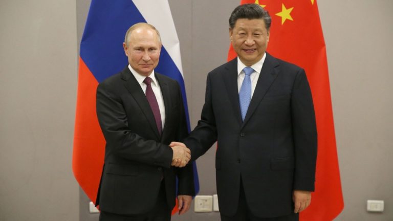 Ρωσία – Κίνα: Ο Σι μίλησε στον Πούτιν για ειρηνευτικές συνομιλίες με την Ουκρανία