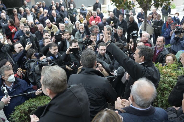 Περιοδεία Τσίπρα Λαμία: Συνάντηση με τον Μητροπολίτη Συμεών, πολίτες και παραγωγικούς φορείς της πόλης