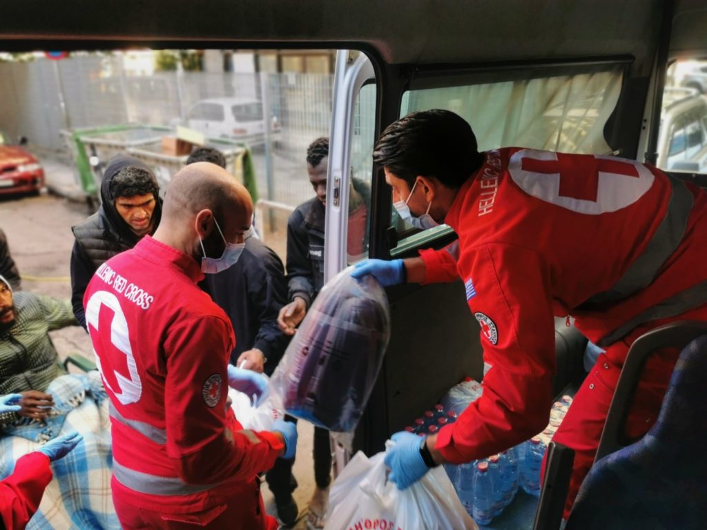 Ελληνικός Ερυθρός Σταυρός: Δράση στήριξης των αστέγων στο ιστορικό κέντρο της Αθήνας