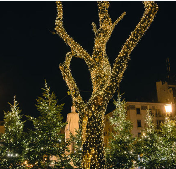 Θεσσαλονίκη: Αναβάλλεται για την Τρίτη το άναμμα του χριστουγεννιάτικου δέντρου στην Καλαμαριά