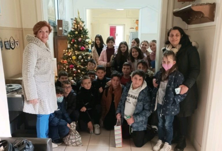 Μαθητές και δάσκαλοι του 32ου Δημοτικού στην ΕΡΤ Λάρισας για την διάδρασή τους με σχολεία Σλοβενίας και Ισπανίας