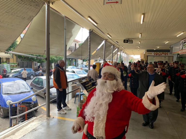 Στο κλίμα των Χριστουγέννων η Κεντρική Αγορά Καλαμάτας
