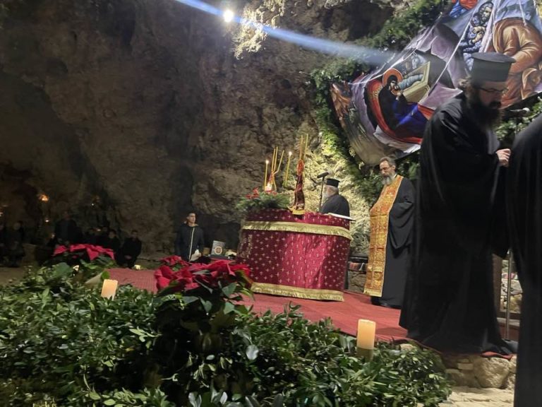 Χανιά: Αναπαράσταση της Θείας Γέννησης στο σπήλαιο του Αγ. Ιωάννη στη Μαραθοκεφάλα