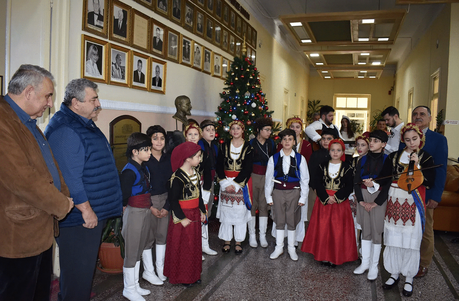 Εορταστικές επισκέψεις στην Αντιπεριφέρεια Χανίων